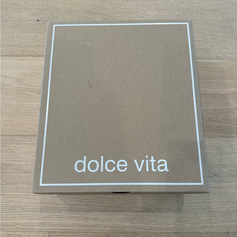 Dolce Vita Elora Shoe Box in Natural Raffia
